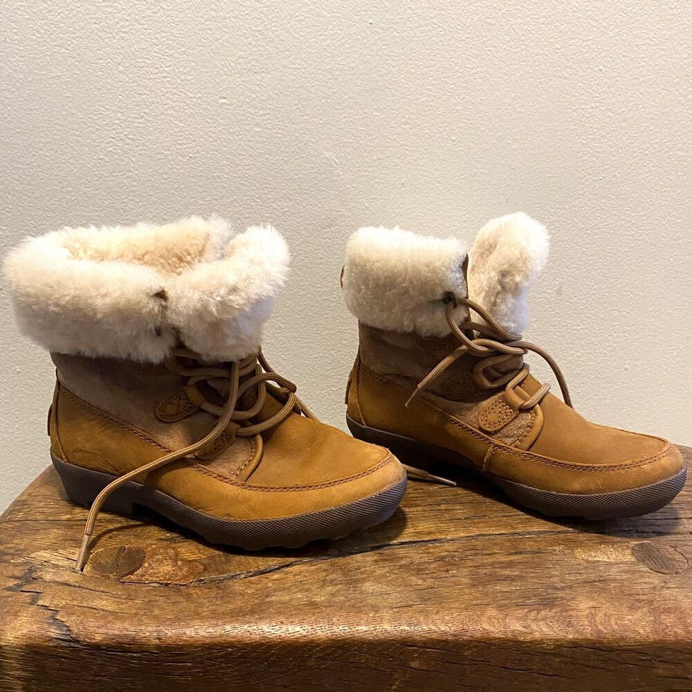 UGG Women’s Winter Shearling Cuff Boots Nadja Chestnut Waterproof  Suede Sz 5